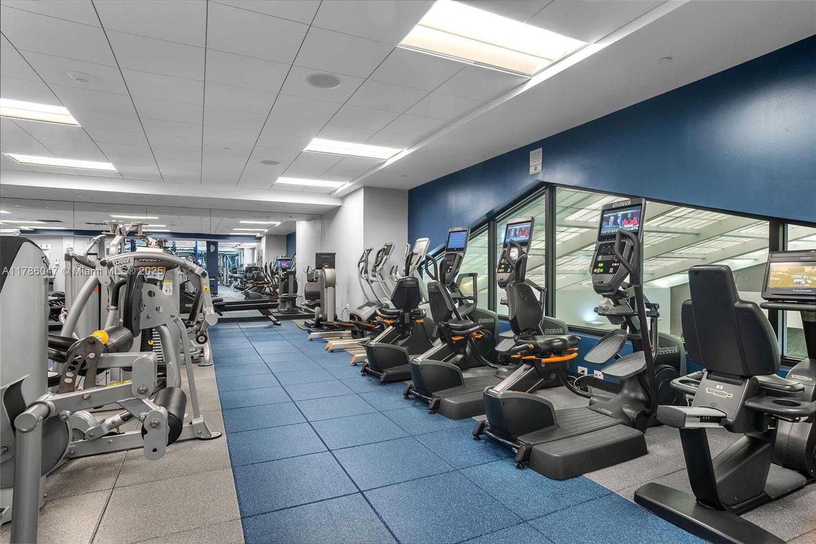 Small Image of 2000 ISLAND BLVD #1704, Aventura Number 45