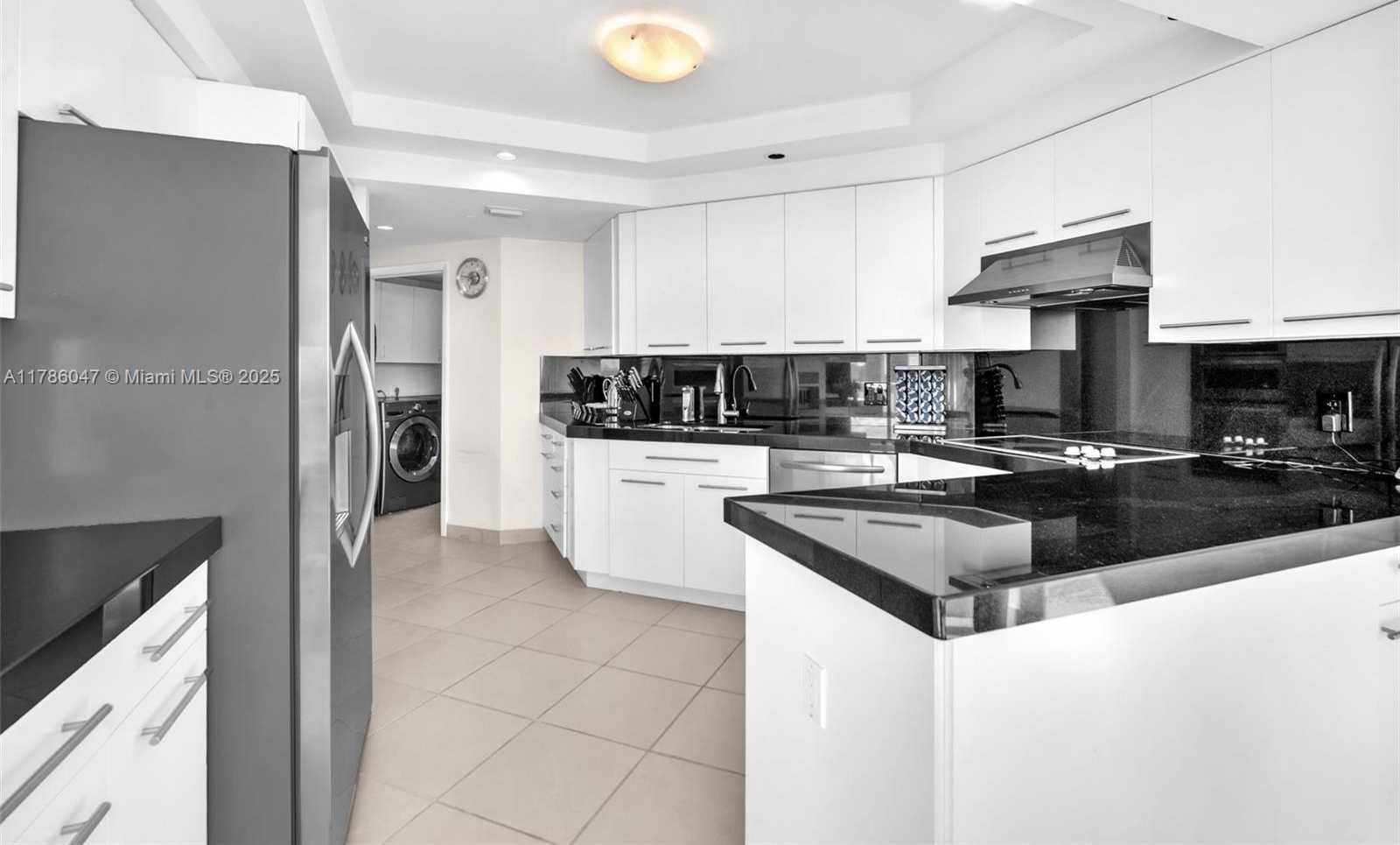 Small Image of 2000 ISLAND BLVD #1704, Aventura Number 5