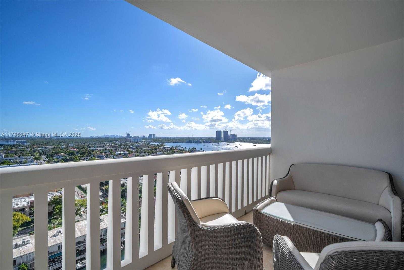 Small Image of 2000 ISLAND BLVD #1704, Aventura Number 53