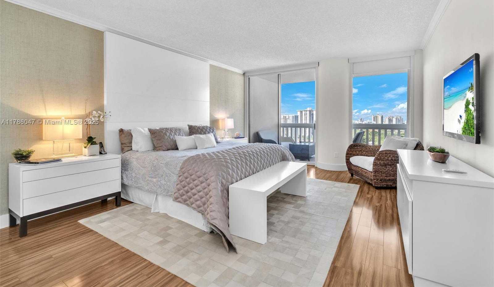 Small Image of 2000 ISLAND BLVD #1704, Aventura Number 6