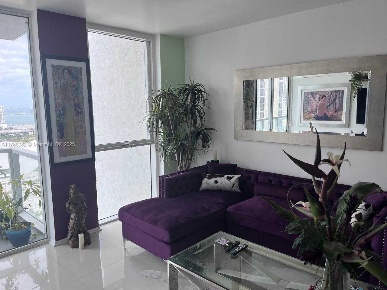 Small Image of 244 Biscayne Blvd, Miami, FL 33132, USA Number 12