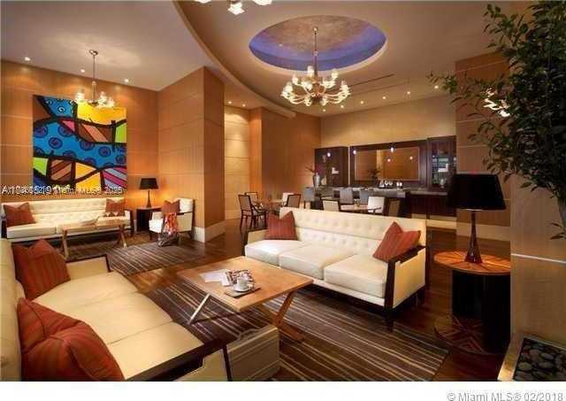 Small Image of 244 Biscayne Blvd, Miami, FL 33132, USA Number 7