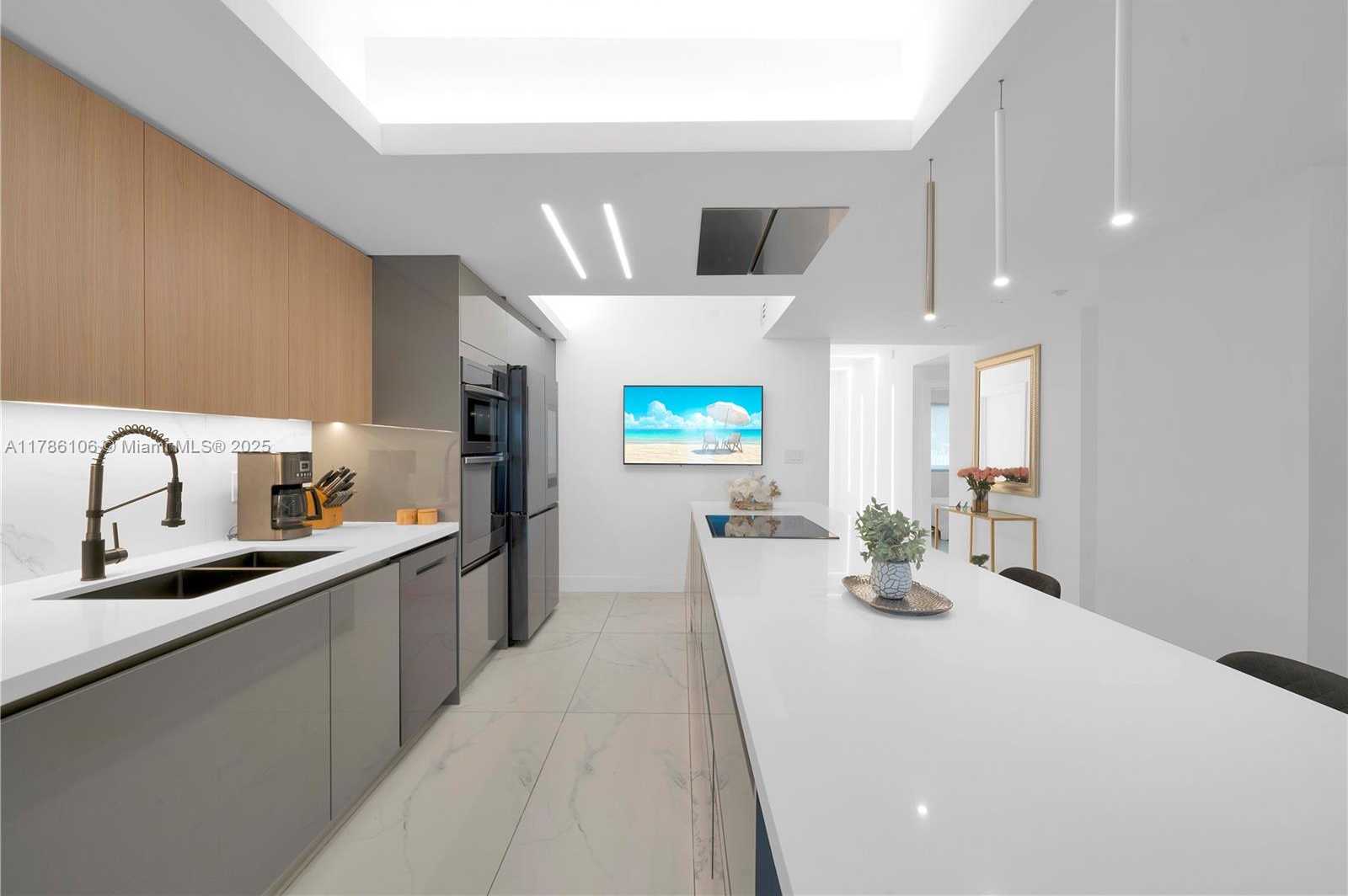 Small Image of 10700 NORTH WEST 66TH ST #103, Doral Number 10