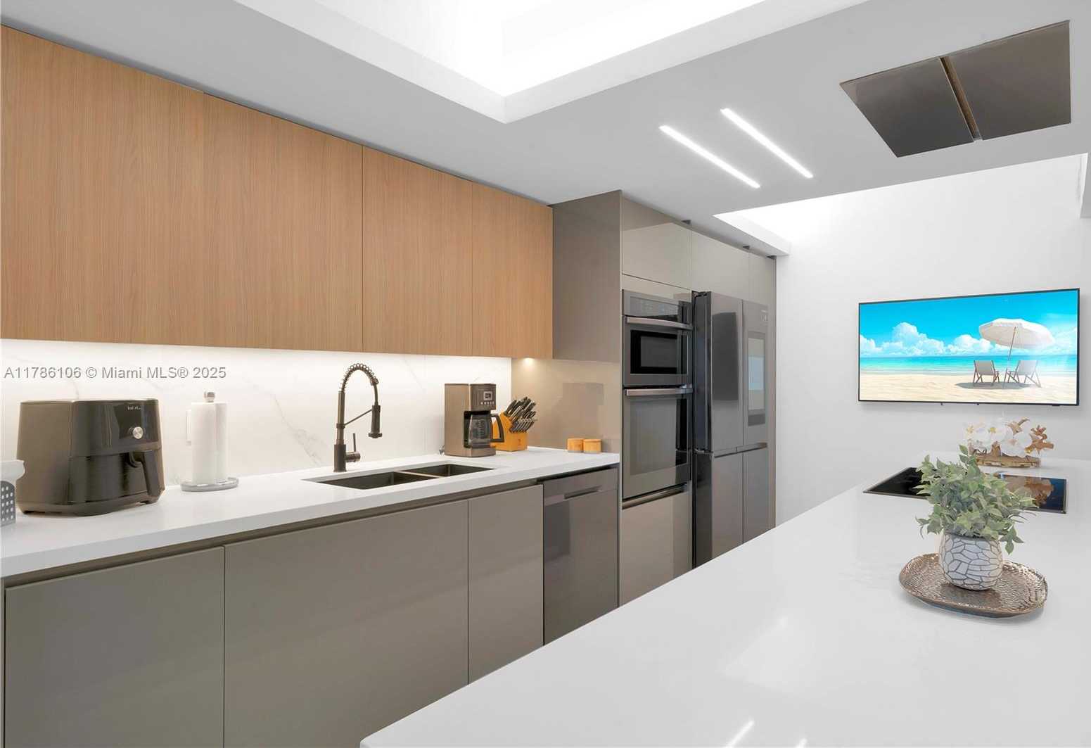 Small Image of 10700 NORTH WEST 66TH ST #103, Doral Number 9