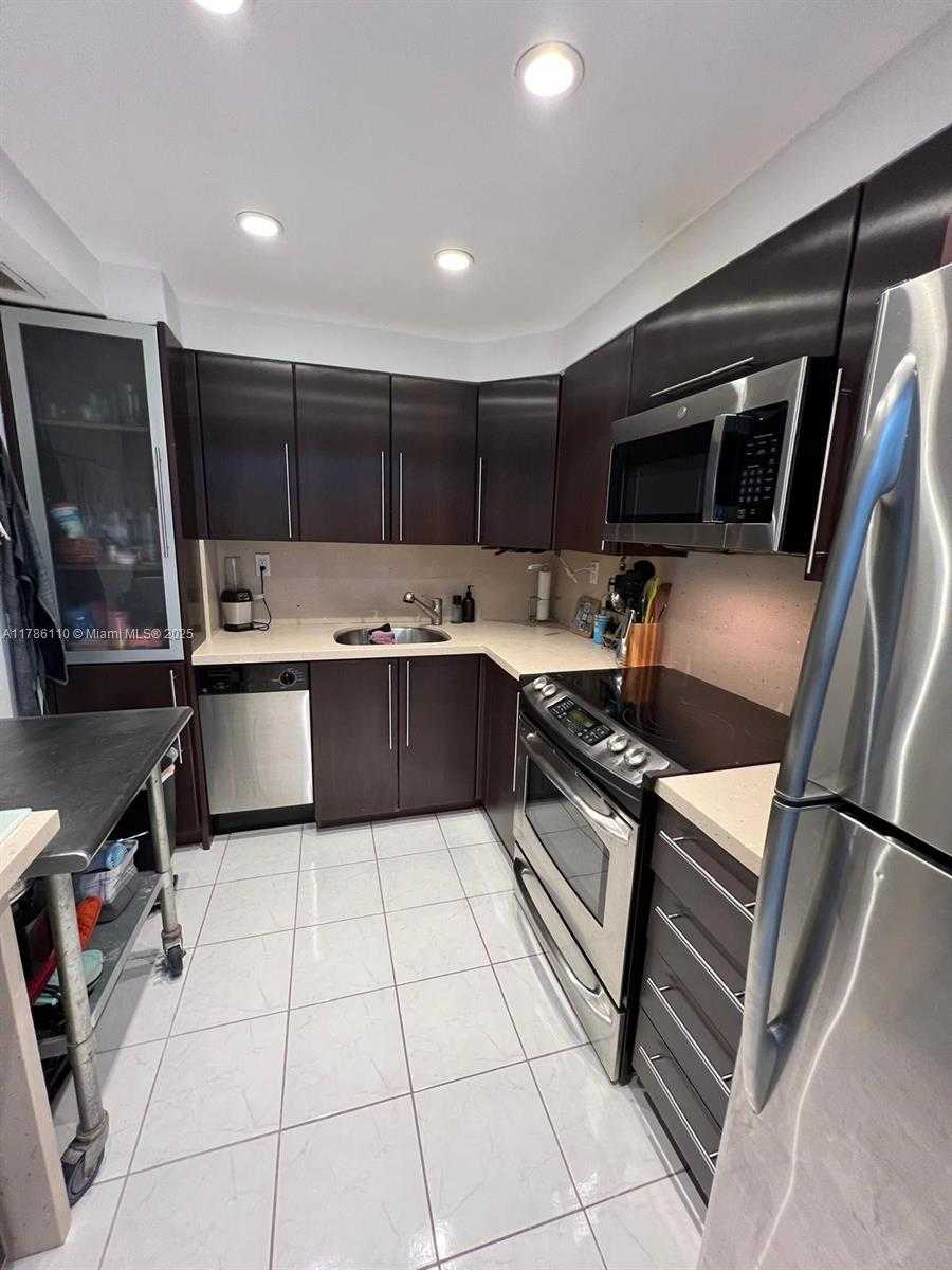 Small Image of 5838 COLLINS AVE #14F, Miami Beach Number 16