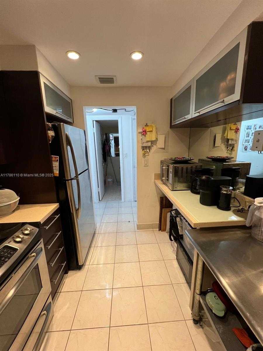 Small Image of 5838 COLLINS AVE #14F, Miami Beach Number 17
