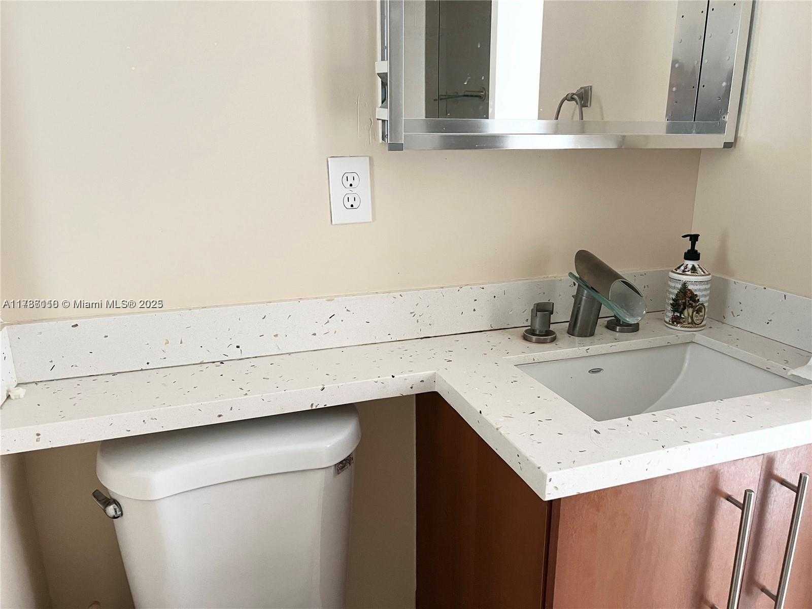 Small Image of 5838 COLLINS AVE #14F, Miami Beach Number 18