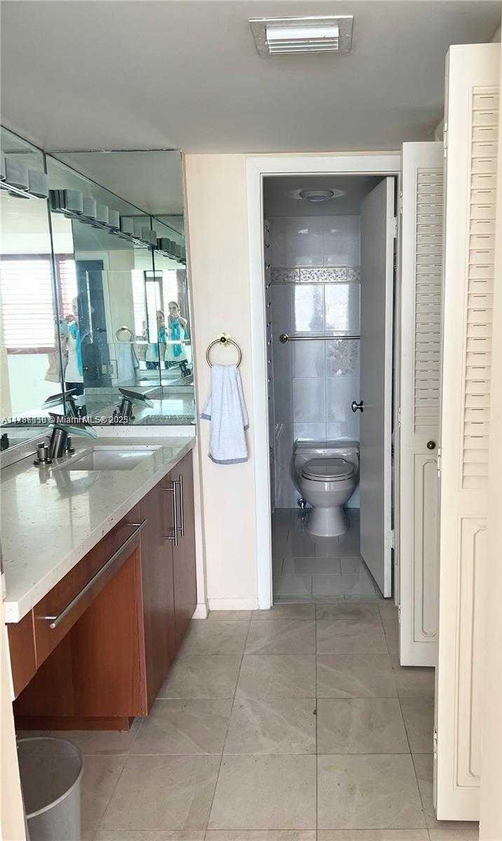 Small Image of 5838 COLLINS AVE #14F, Miami Beach Number 19