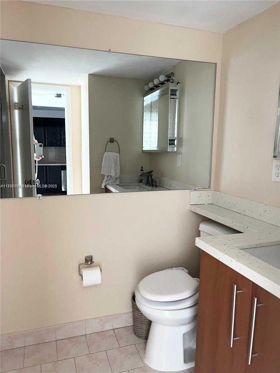 Small Image of 5838 COLLINS AVE #14F, Miami Beach Number 20