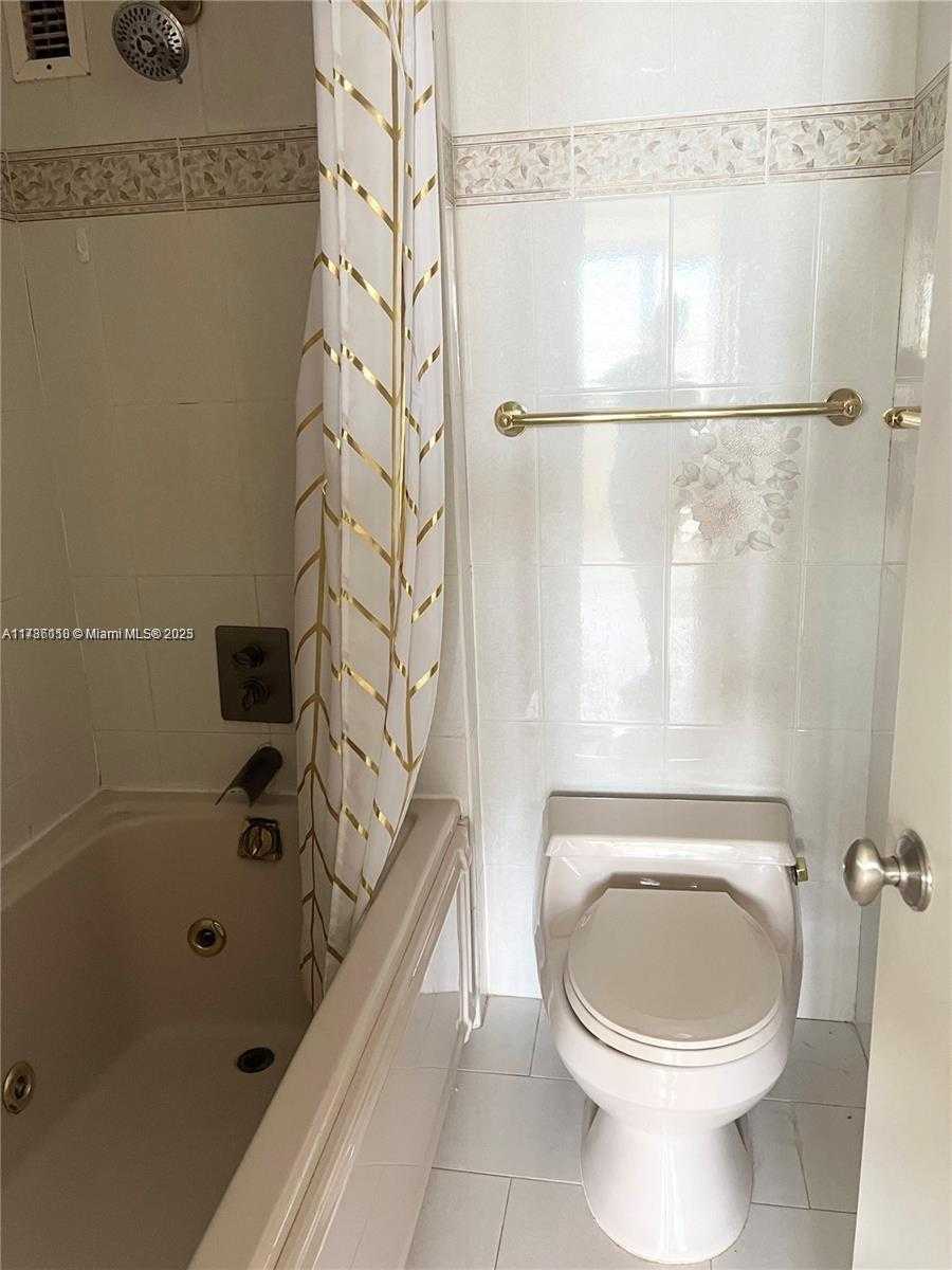Small Image of 5838 COLLINS AVE #14F, Miami Beach Number 21
