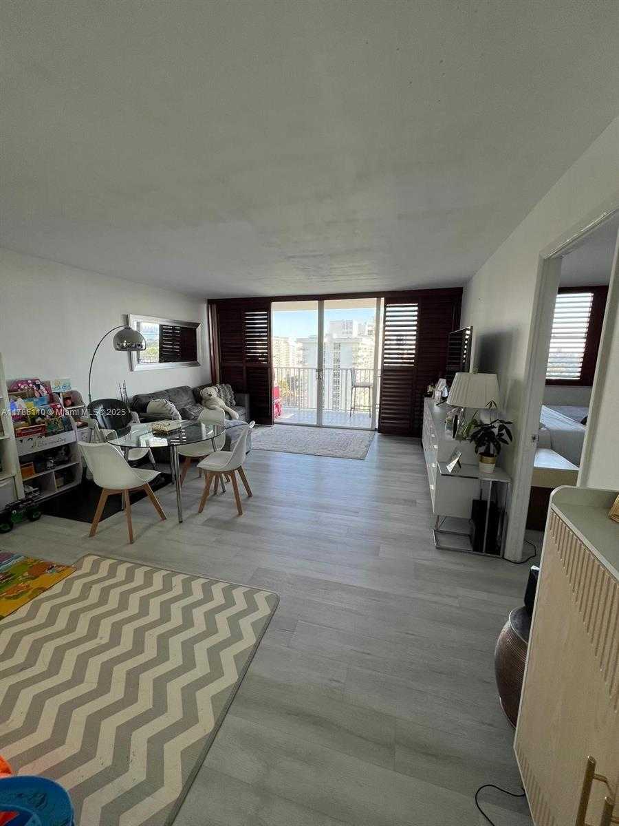 Small Image of 5838 COLLINS AVE #14F, Miami Beach Number 4