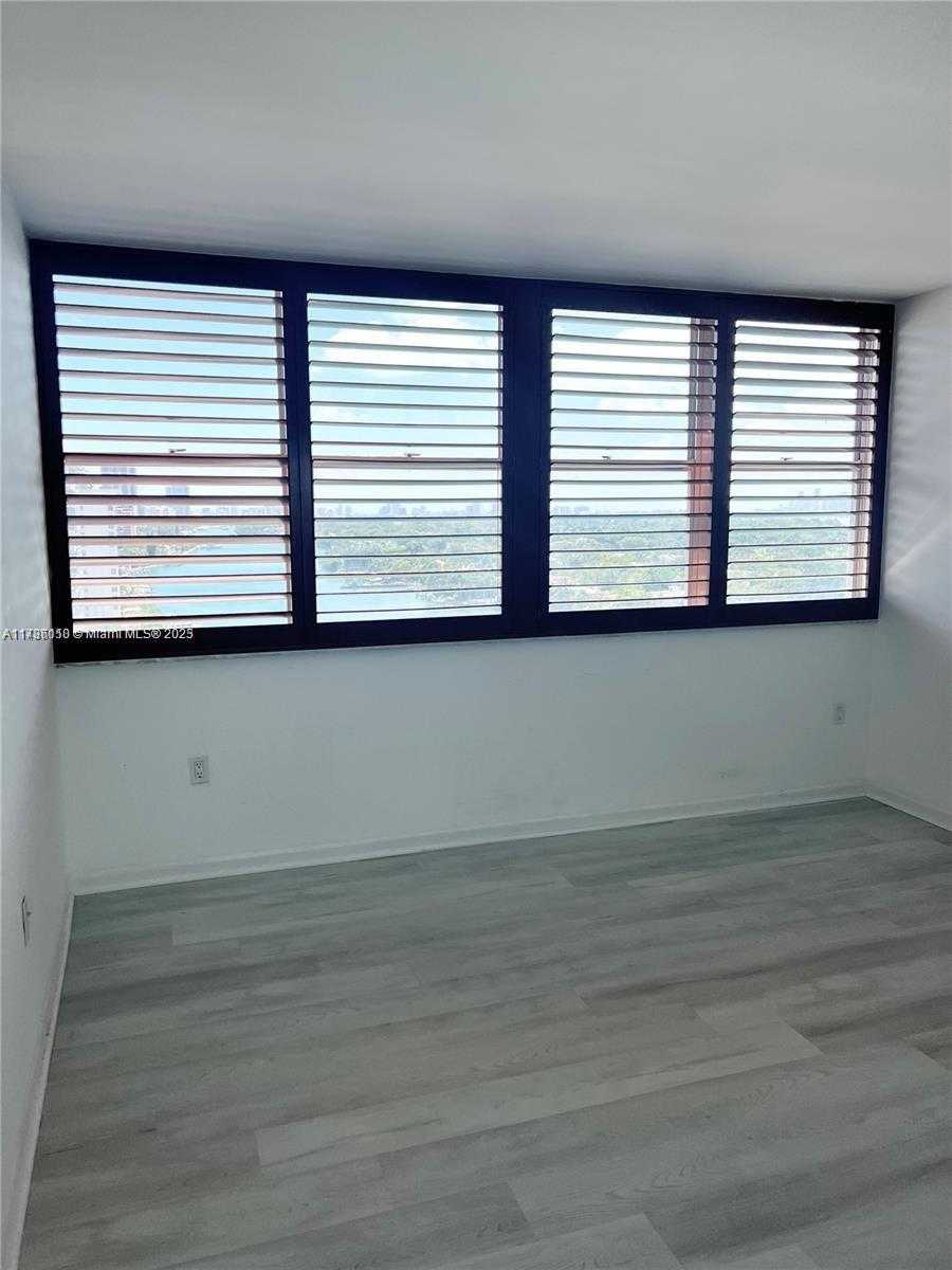 Small Image of 5838 COLLINS AVE #14F, Miami Beach Number 5