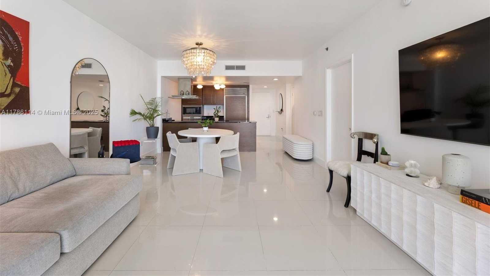 Small Image of 495 BRICKELL AVE #3509, Miami Number 3