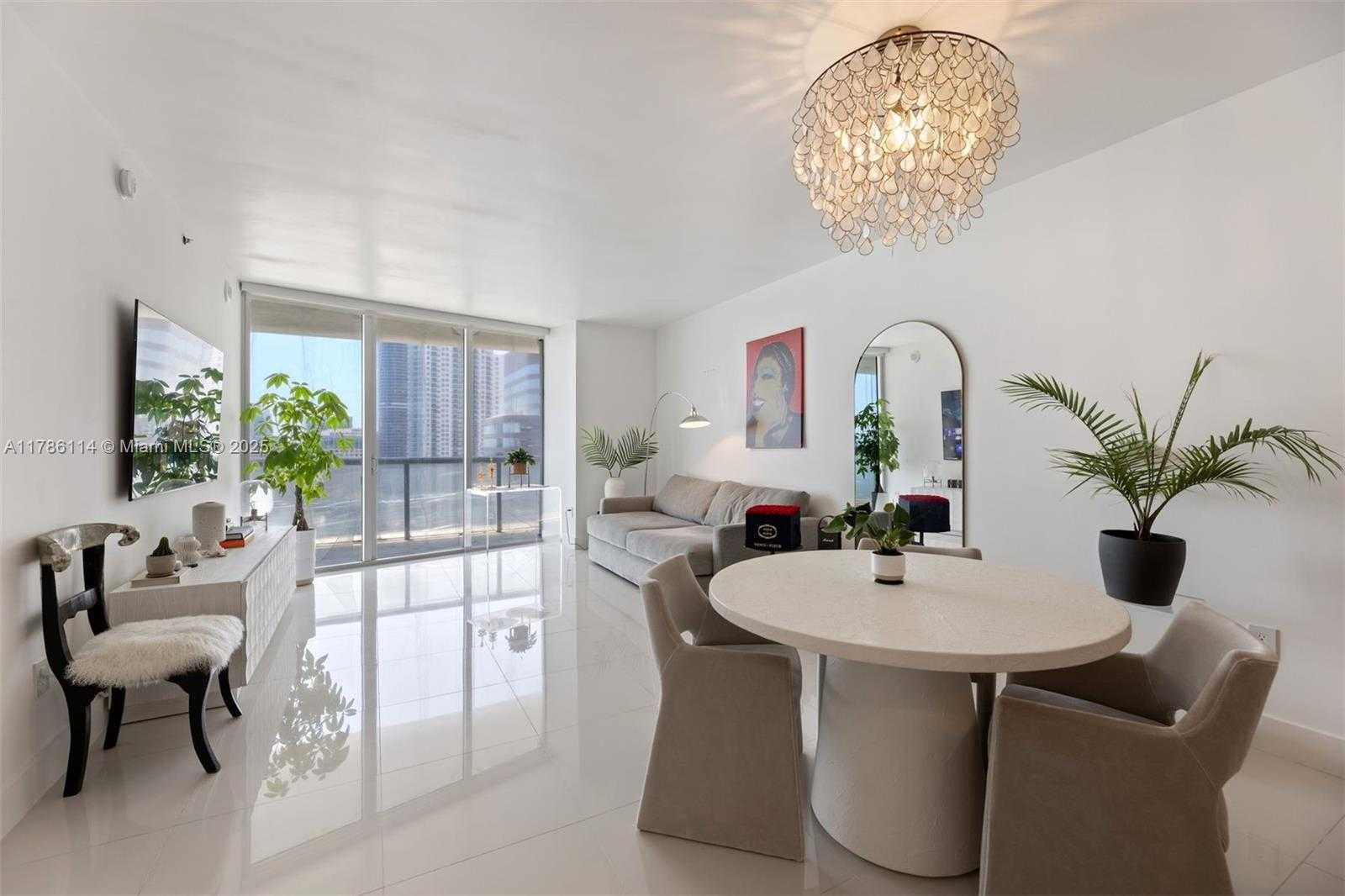 Small Image of 495 BRICKELL AVE #3509, Miami Number 4