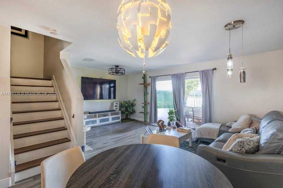 Small Image of 17718 SOUTH WEST 139TH CT, Miami Number 11