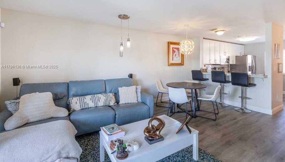 Small Image of 17718 SOUTH WEST 139TH CT, Miami Number 13