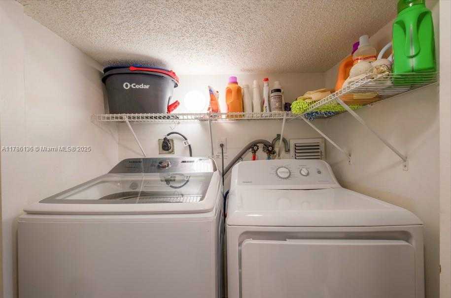 Small Image of 17718 SOUTH WEST 139TH CT, Miami Number 15