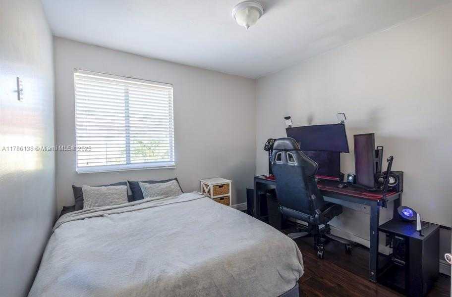 Small Image of 17718 SOUTH WEST 139TH CT, Miami Number 19