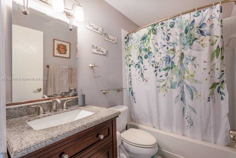 Small Image of 17718 SOUTH WEST 139TH CT, Miami Number 23