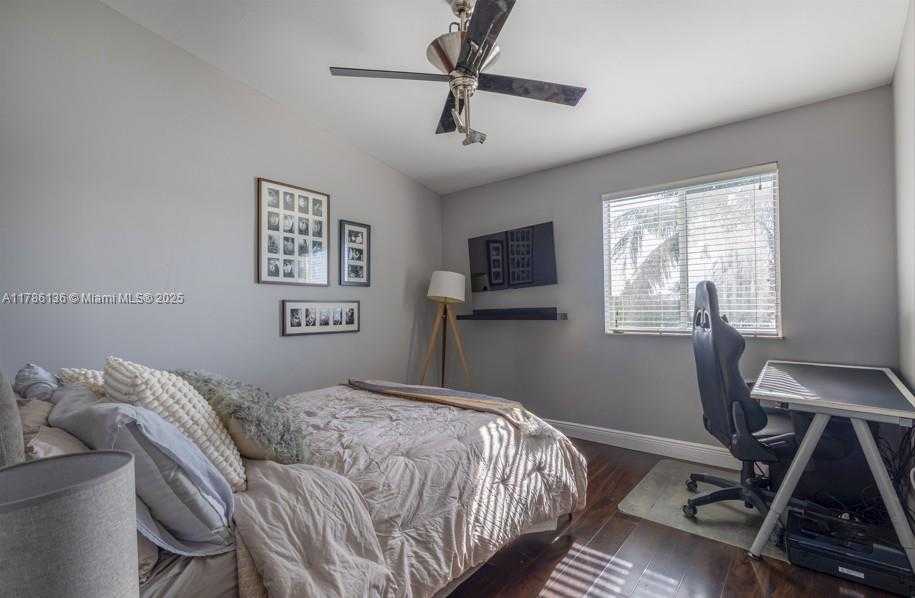 Small Image of 17718 SOUTH WEST 139TH CT, Miami Number 25