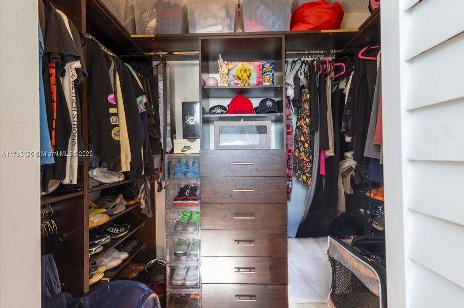 Small Image of 17718 SOUTH WEST 139TH CT, Miami Number 27
