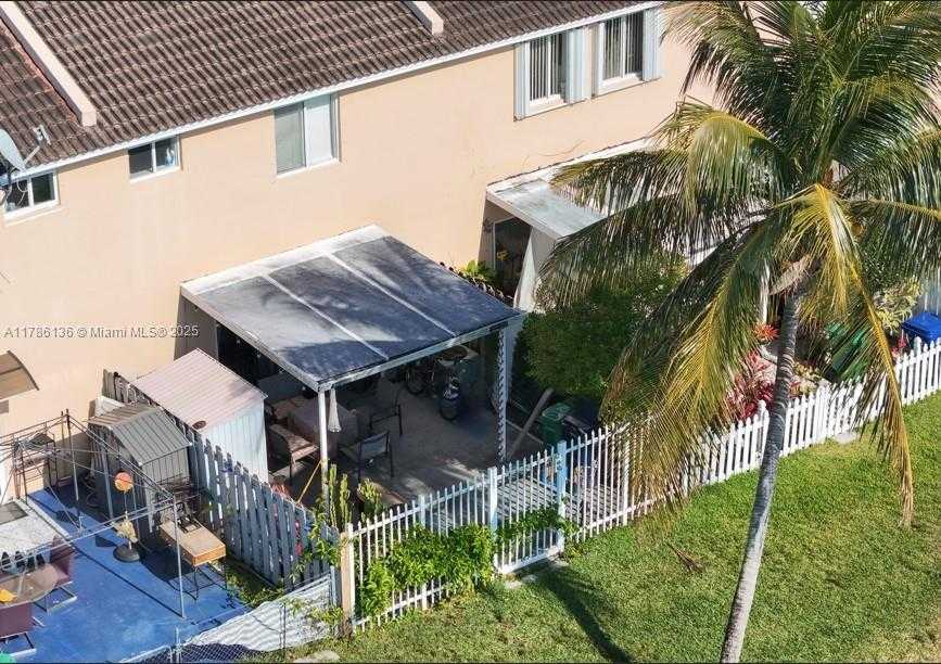 Small Image of 17718 SOUTH WEST 139TH CT, Miami Number 32