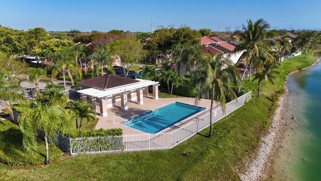 Small Image of 17718 SOUTH WEST 139TH CT, Miami Number 36