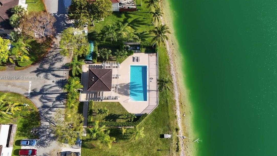 Small Image of 17718 SOUTH WEST 139TH CT, Miami Number 37