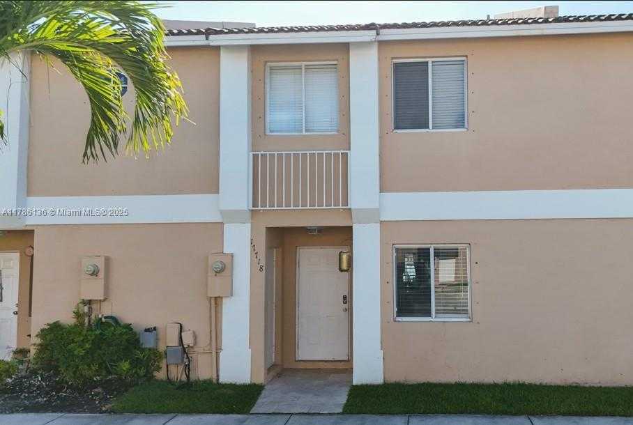 Small Image of 17718 SOUTH WEST 139TH CT, Miami Number 4