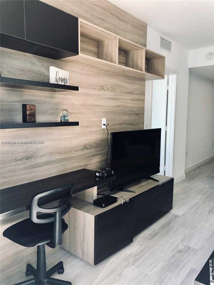 Small Image of 45 SOUTH WEST 9TH ST #2004, Miami Number 10