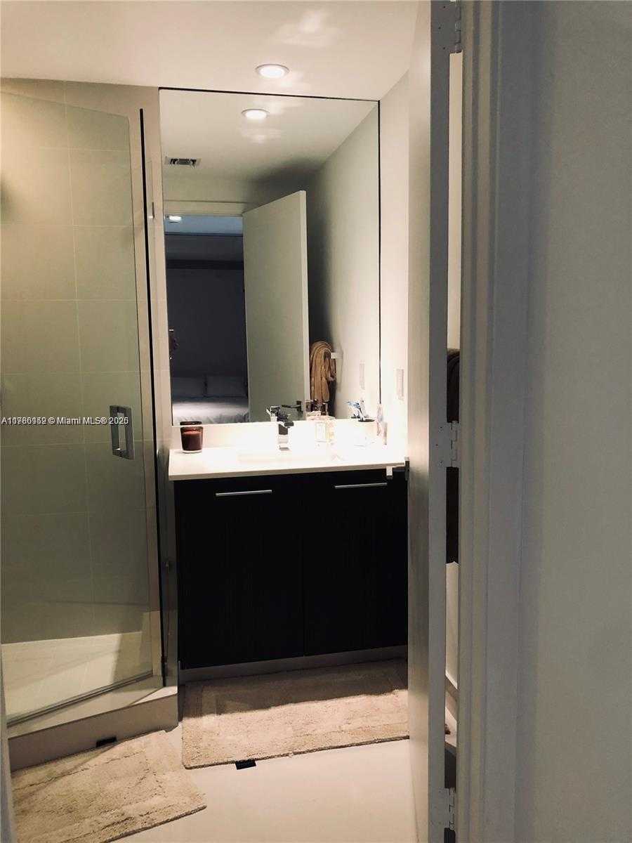 Small Image of 45 SOUTH WEST 9TH ST #2004, Miami Number 17