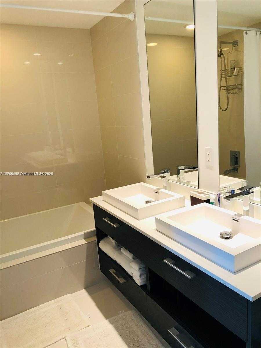 Small Image of 45 SOUTH WEST 9TH ST #2004, Miami Number 18