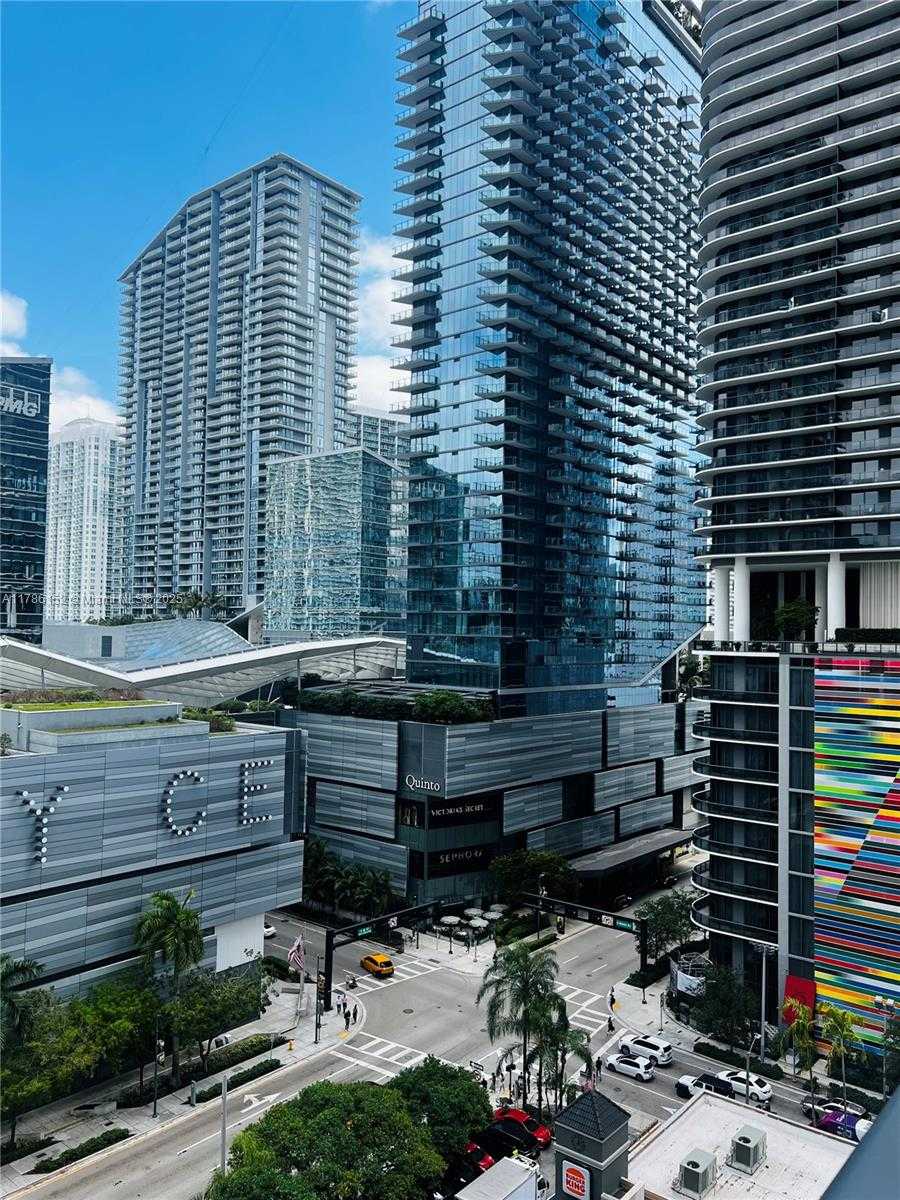 Small Image of 45 SOUTH WEST 9TH ST #2004, Miami Number 28