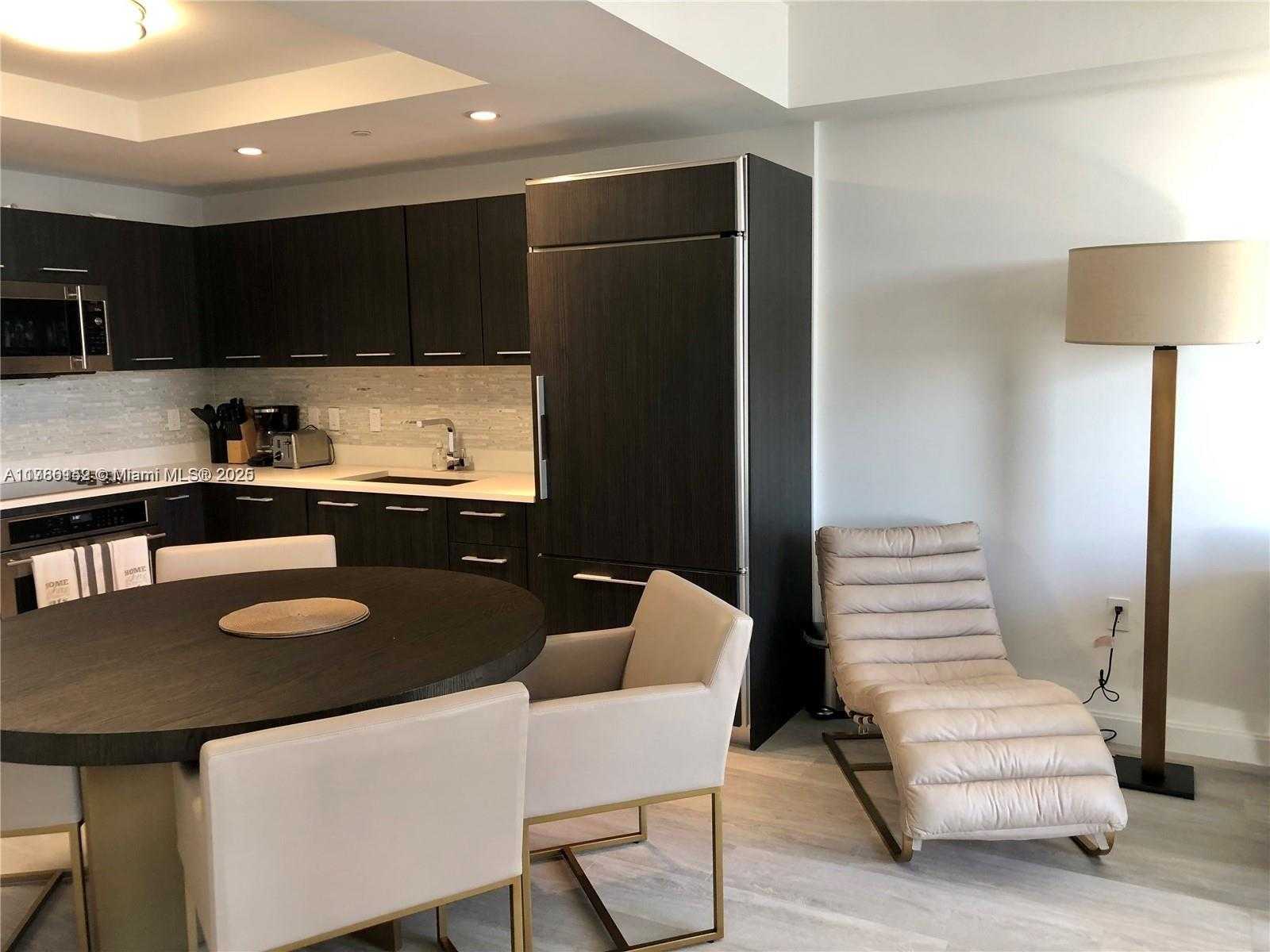 Small Image of 45 SOUTH WEST 9TH ST #2004, Miami Number 3