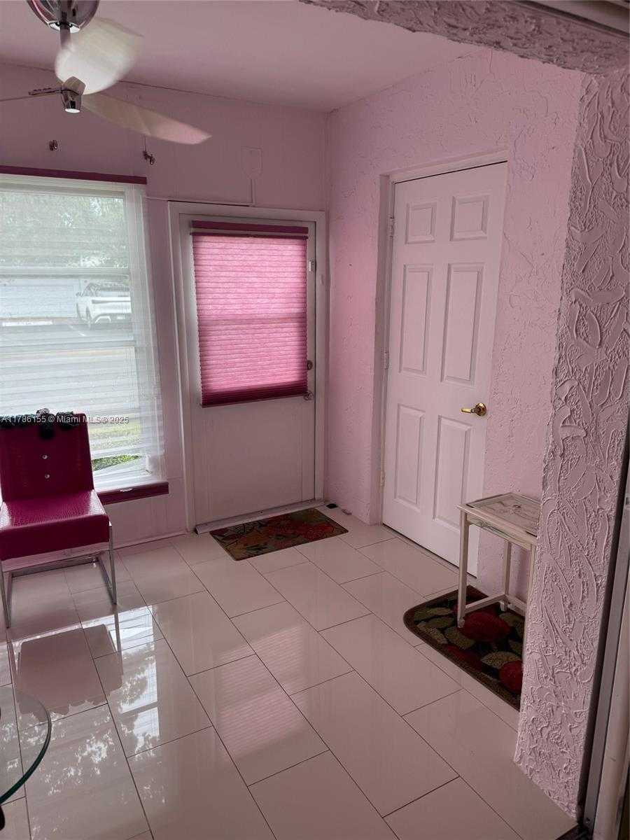 Small Image of 5621 SOUTH WEST 2ND CT #116, Margate Number 13