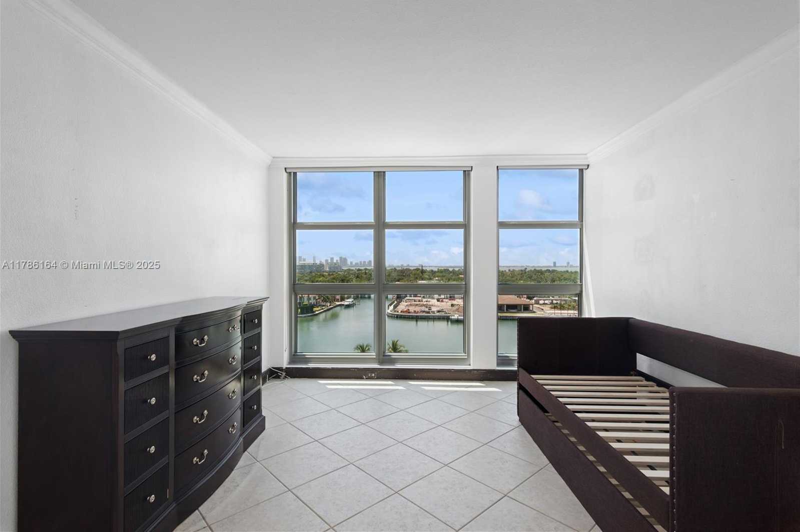 Small Image of 5055 COLLINS AVE #10J, Miami Beach Number 10
