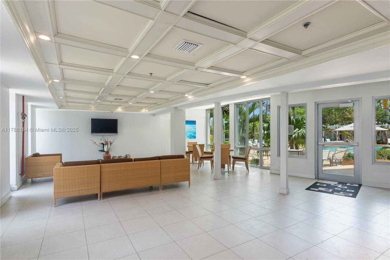 Small Image of 5055 COLLINS AVE #10J, Miami Beach Number 28