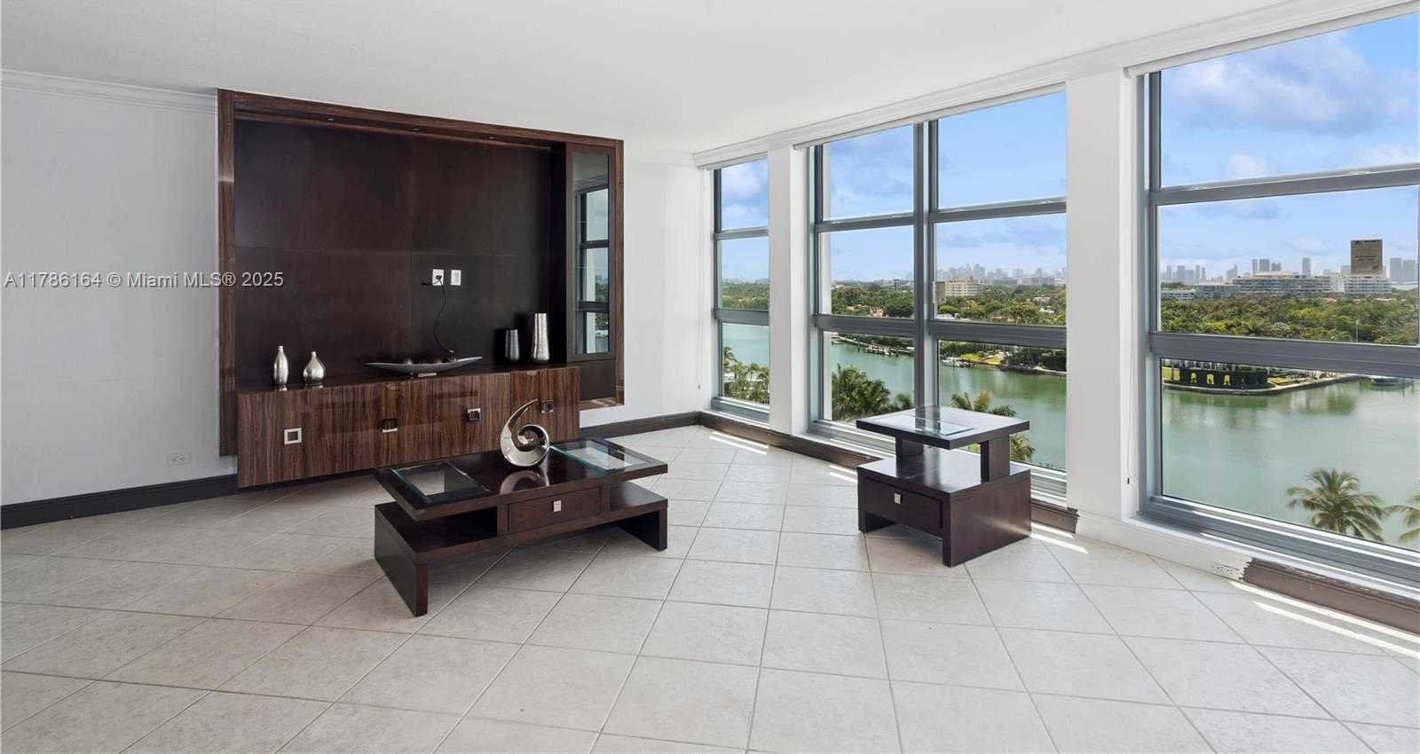 Small Image of 5055 COLLINS AVE #10J, Miami Beach Number 3