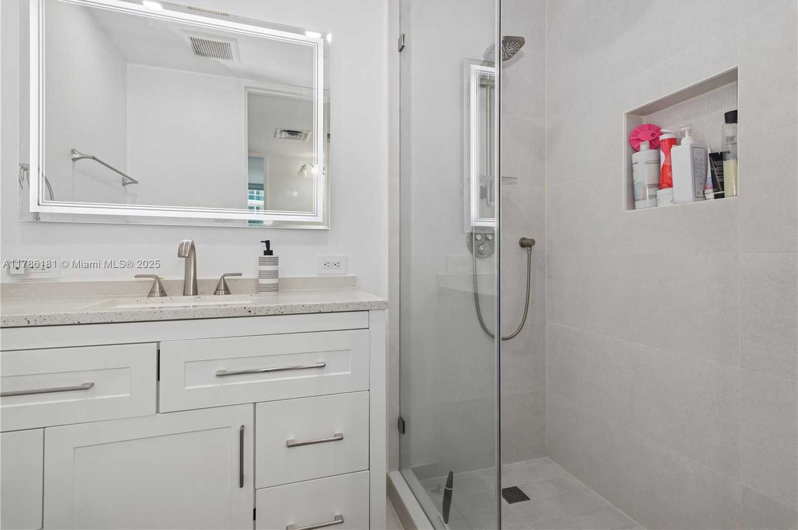 Small Image of 5055 COLLINS AVE #5F, Miami Beach Number 10