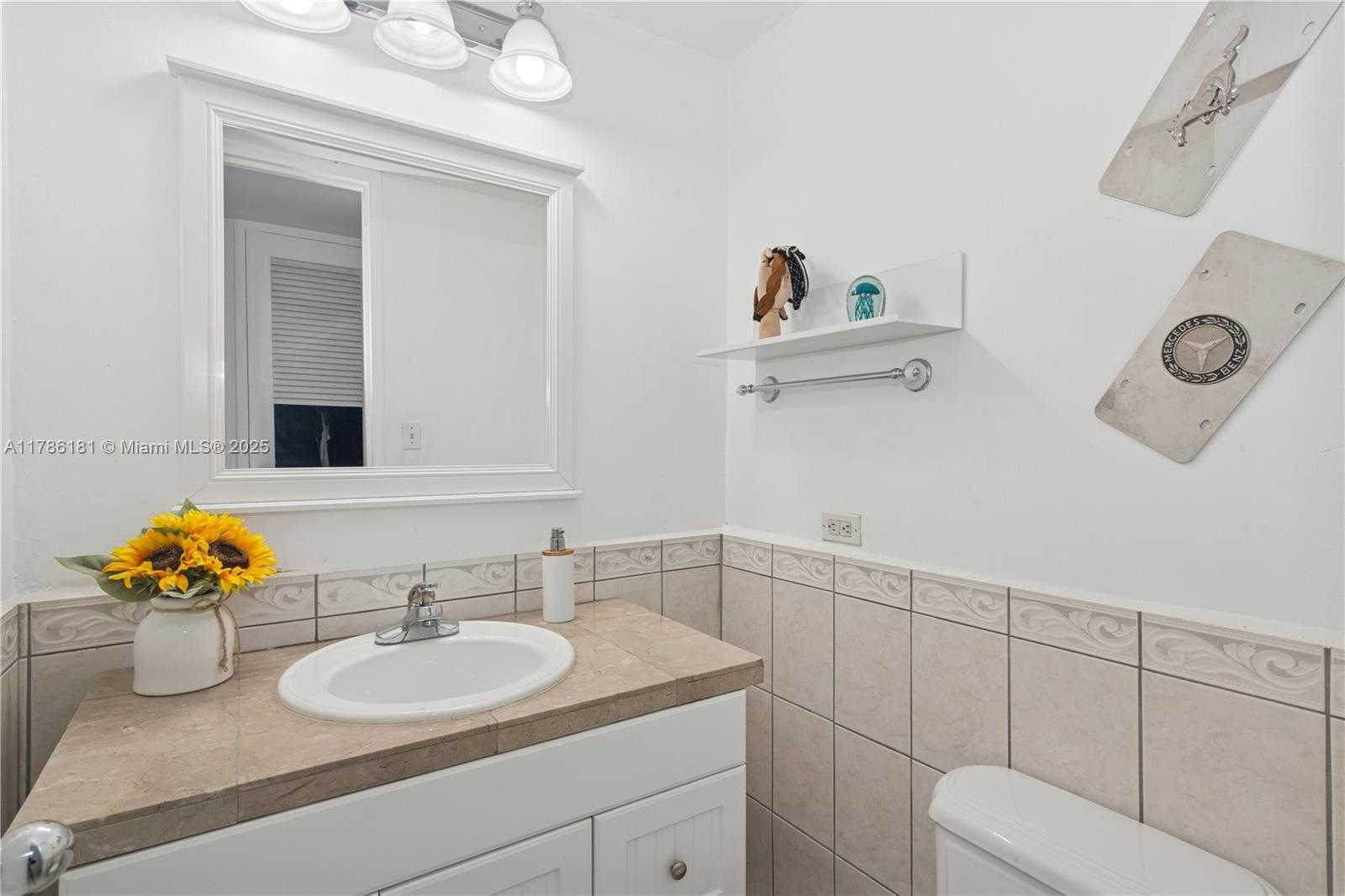 Small Image of 5055 COLLINS AVE #5F, Miami Beach Number 8