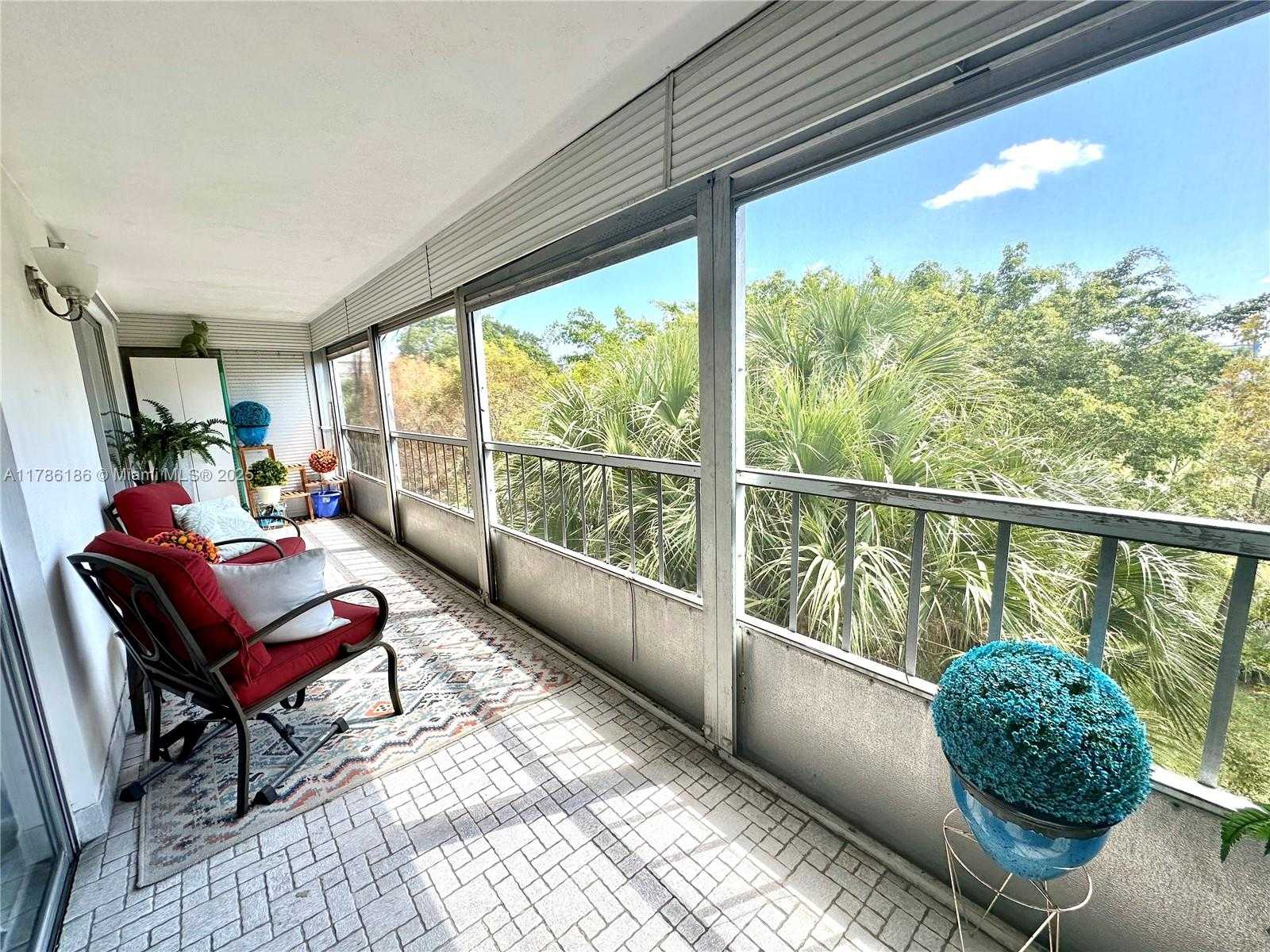 Small Image of 1001 HILLCREST CT #306, Hollywood Number 10