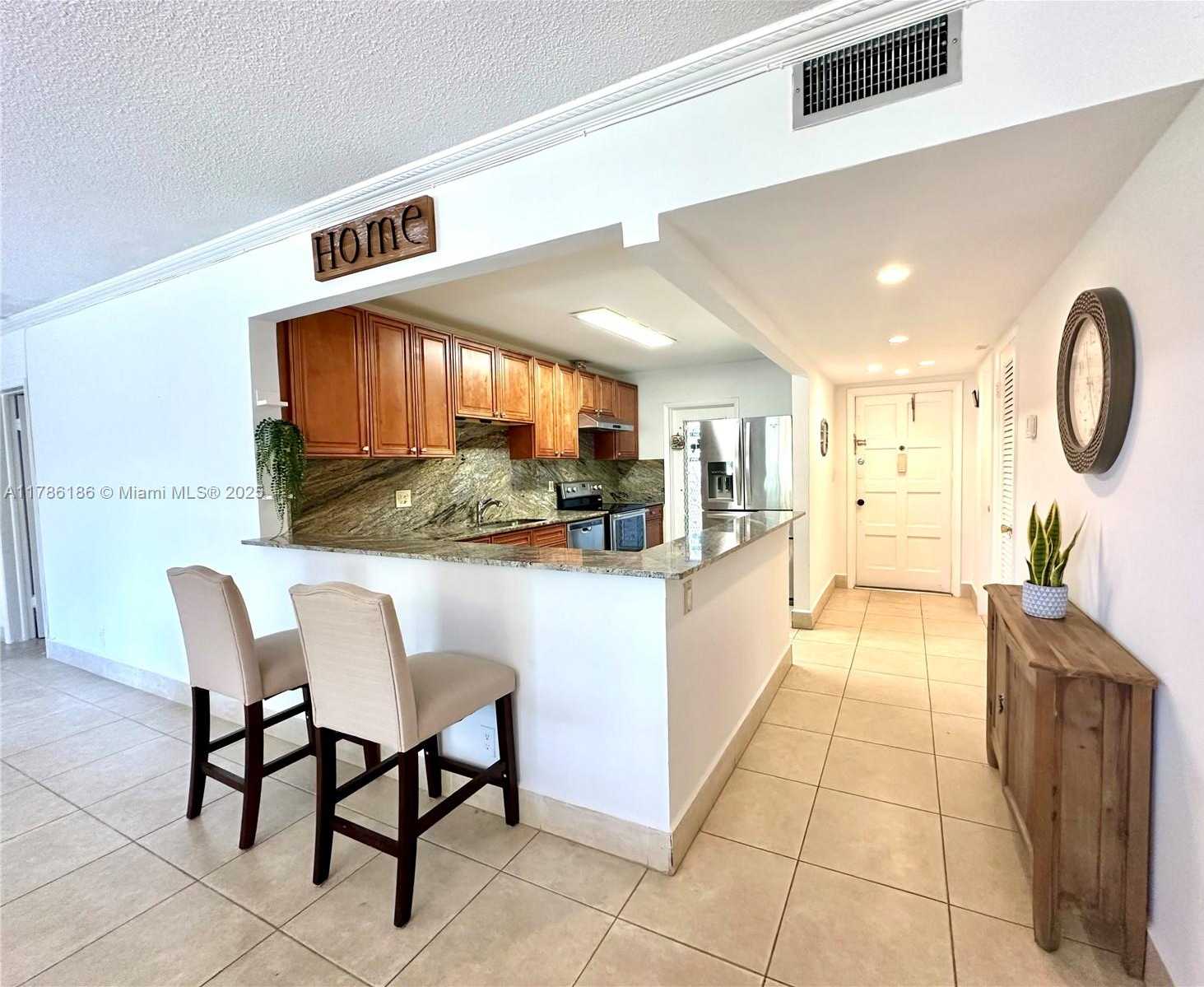 Small Image of 1001 HILLCREST CT #306, Hollywood Number 25