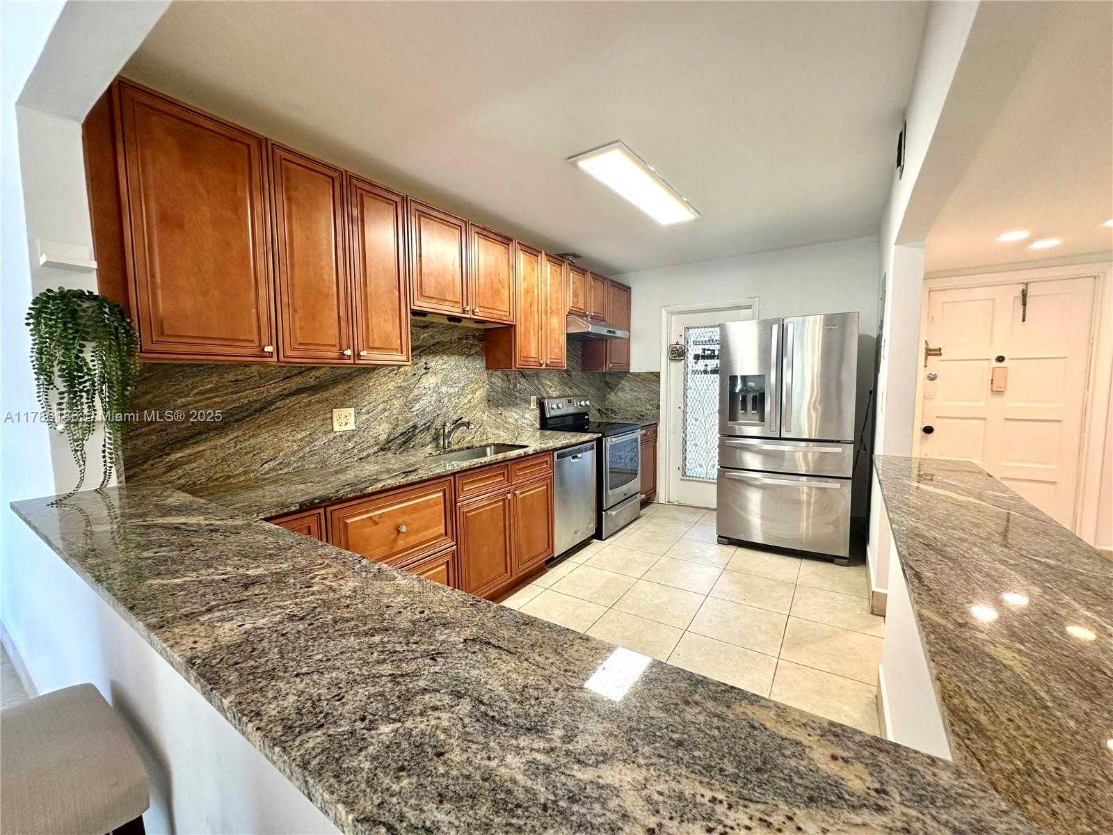 Small Image of 1001 HILLCREST CT #306, Hollywood Number 27