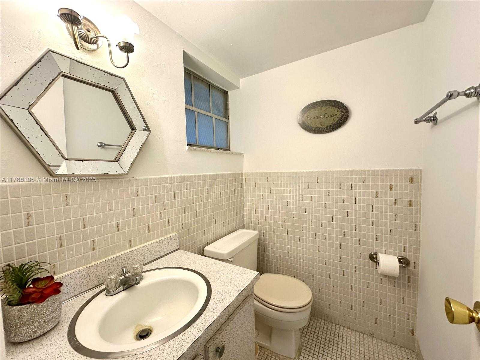 Small Image of 1001 HILLCREST CT #306, Hollywood Number 28