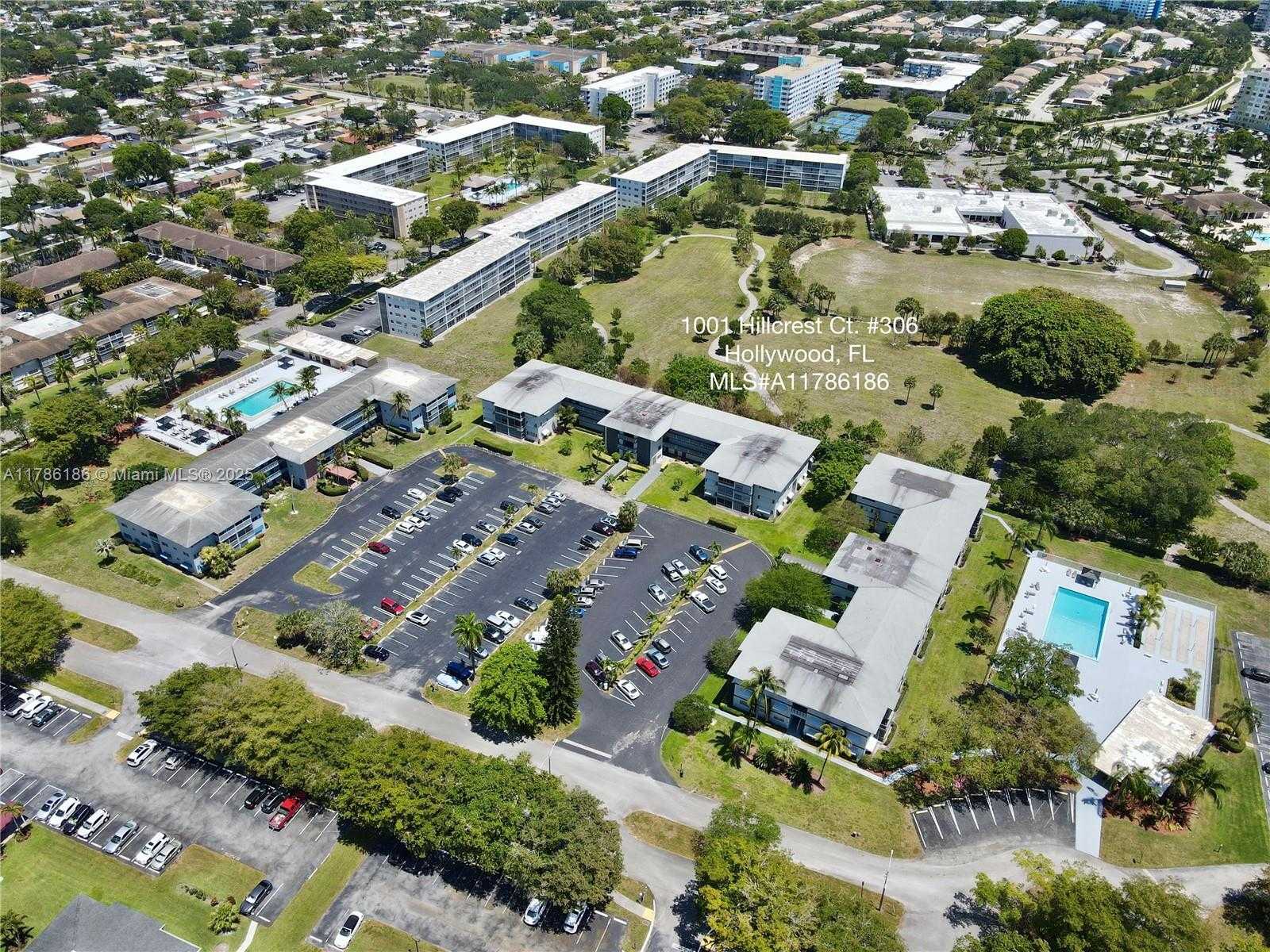 Small Image of 1001 HILLCREST CT #306, Hollywood Number 32