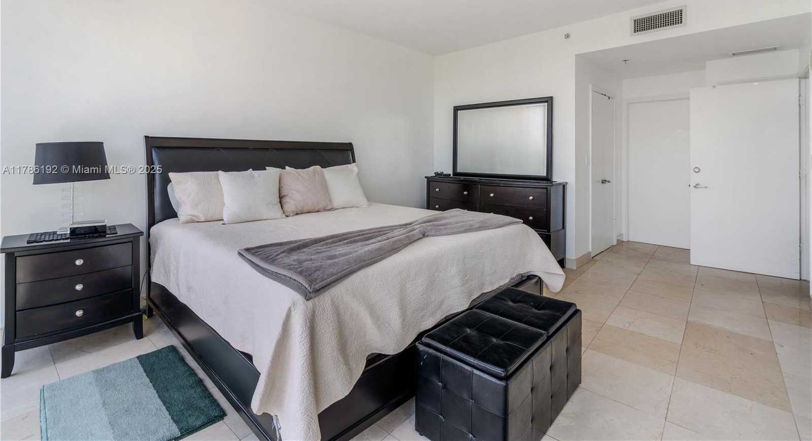 Small Image of 601 NORTH EAST 36 ST #803, Miami Number 14