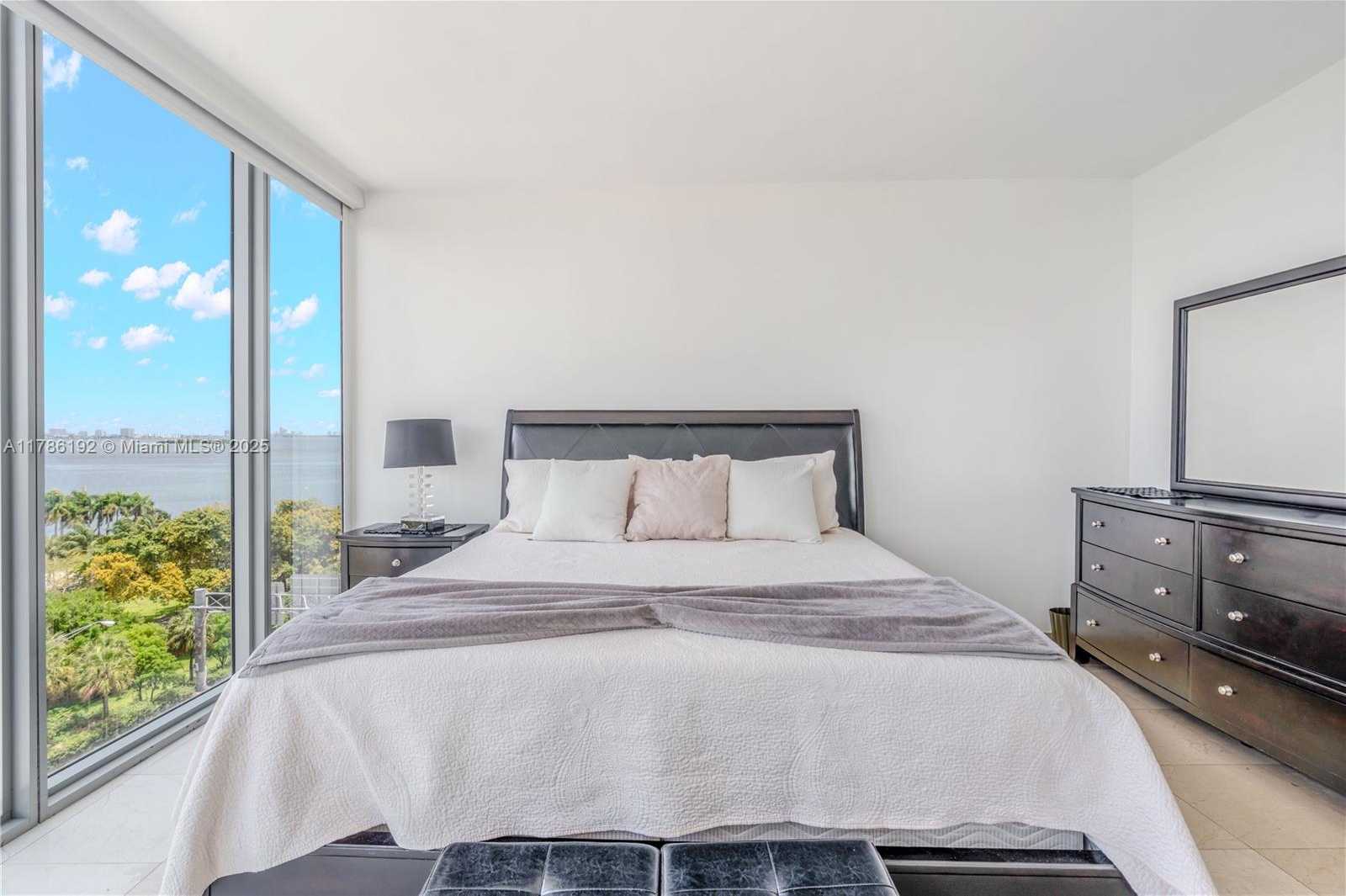 Small Image of 601 NORTH EAST 36 ST #803, Miami Number 18