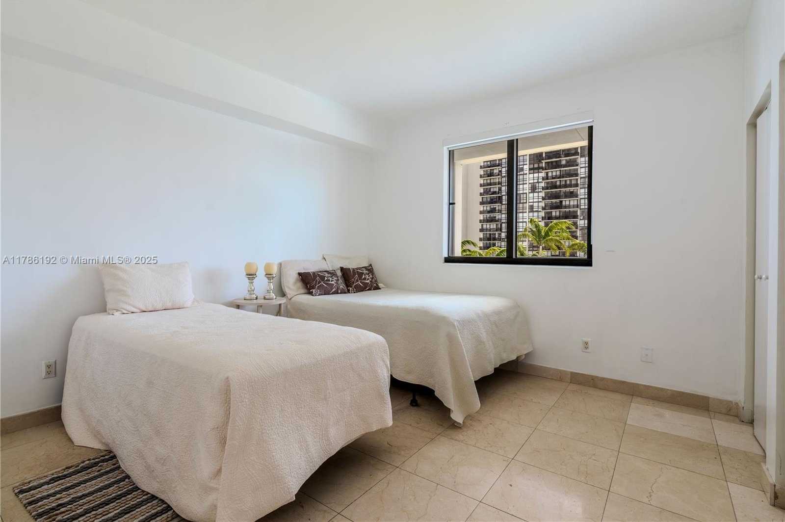 Small Image of 601 NORTH EAST 36 ST #803, Miami Number 22