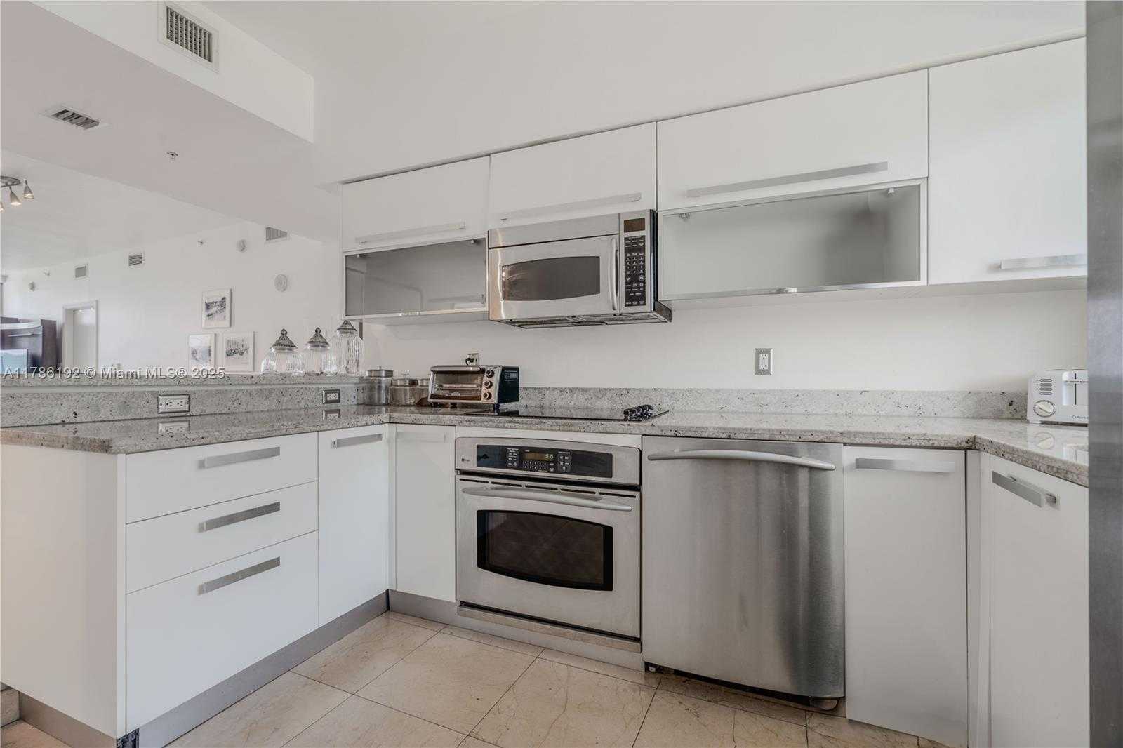 Small Image of 601 NORTH EAST 36 ST #803, Miami Number 29