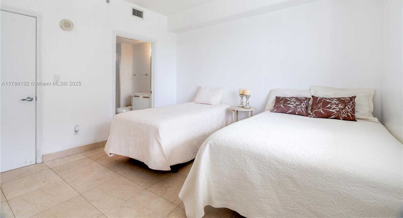 Small Image of 601 NORTH EAST 36 ST #803, Miami Number 37